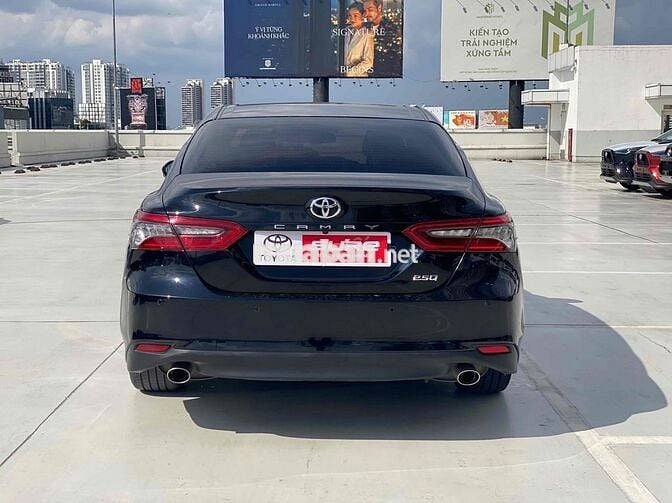 Toyota Camry 2.5Q 2022 Đen 29.000km