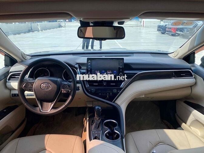 Toyota Camry 2.5Q 2022 Đen 29.000km