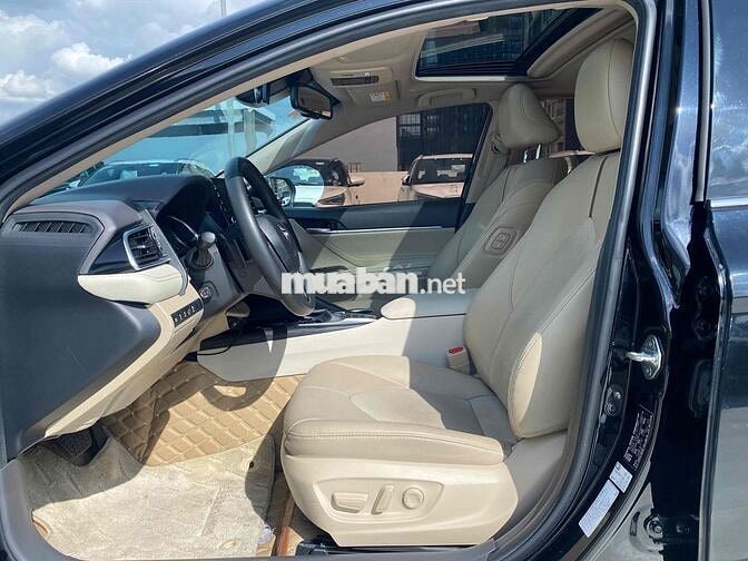 Toyota Camry 2.5Q 2022 Đen 29.000km