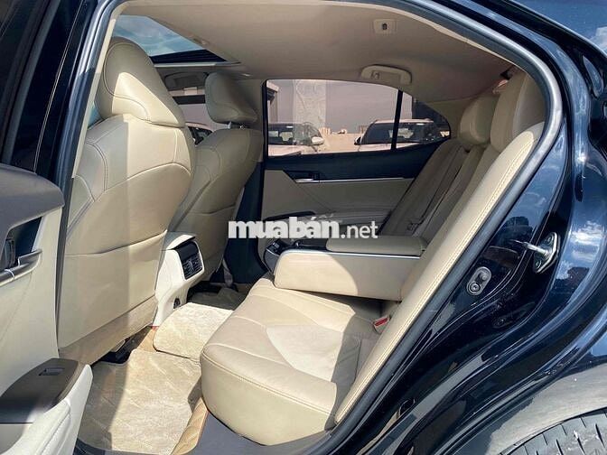 Toyota Camry 2.5Q 2022 Đen 29.000km