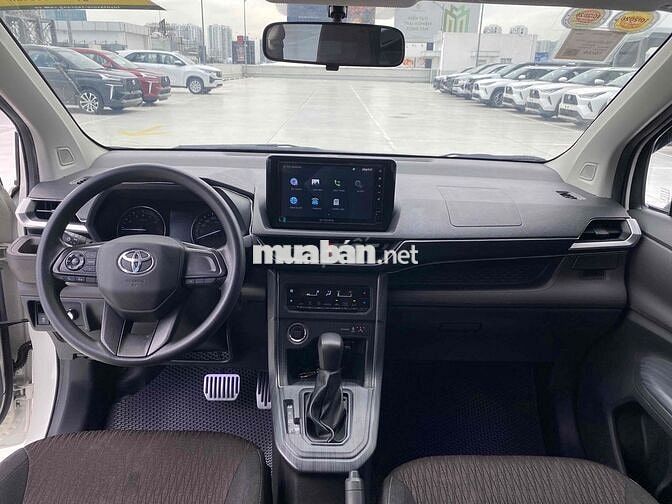 Toyota Avanza Premio 2023 1.5 CVT Trắng