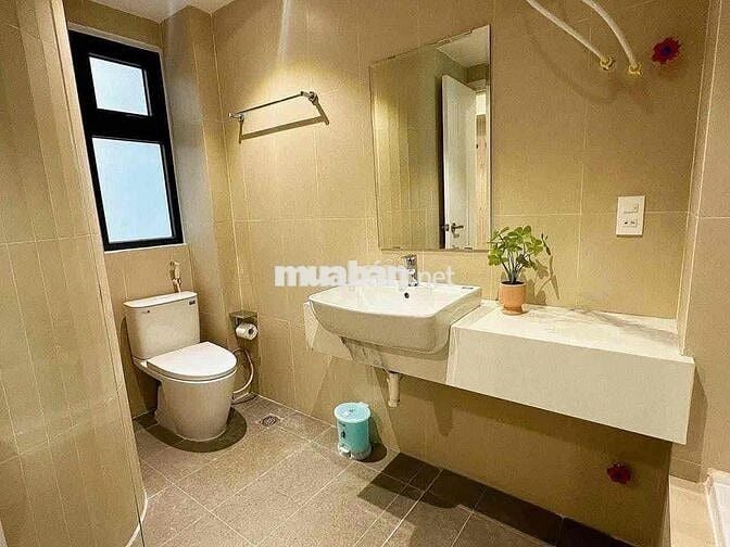 CHO THUÊ CĂN HỘ BAN CÔNG NGAY QUẬN 1 - GẦN HỒ CON RÙA , DINH ĐỘC LẬP