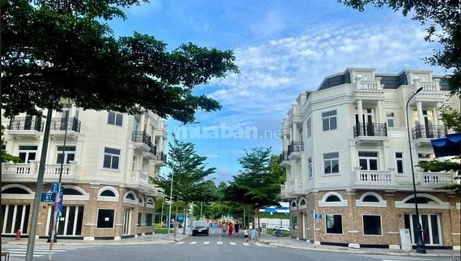 Chính chủ cho thuê mặt bằng Dĩ An, mặt tiền đường 25m, 3 tầng 245 m2, 