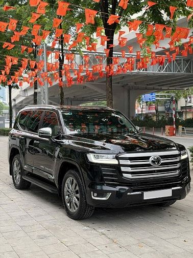Land Cruiser LC300 sản xuất 2026 siêu lướt.