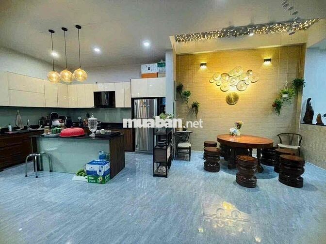 cho thuê nhà dương quãng hàm p6 (6,2x22) 3 lầu , 5pn , 6wc  full nt