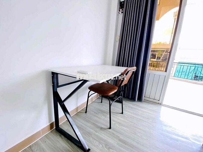 Cho thuê CHDV 2PN, Ban công rộng, DT 55m2