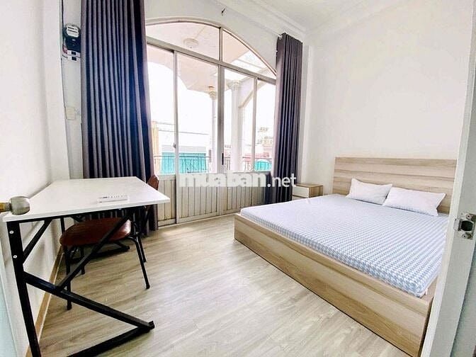 Cho thuê CHDV 2PN, Ban công rộng, DT 55m2