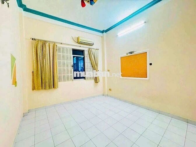 nhà nc mới đẹp 2 lầu 2pn 2vs Huỳnh Văn bánh p11 Phú nhuận