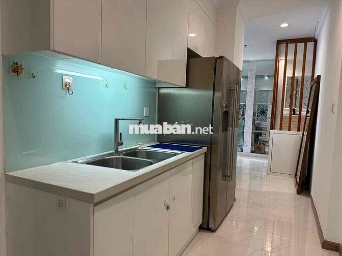 Cho thuê căn 2 phòng ngủ, toà Cemtral 1. Ở Vinhome Tân Cảng