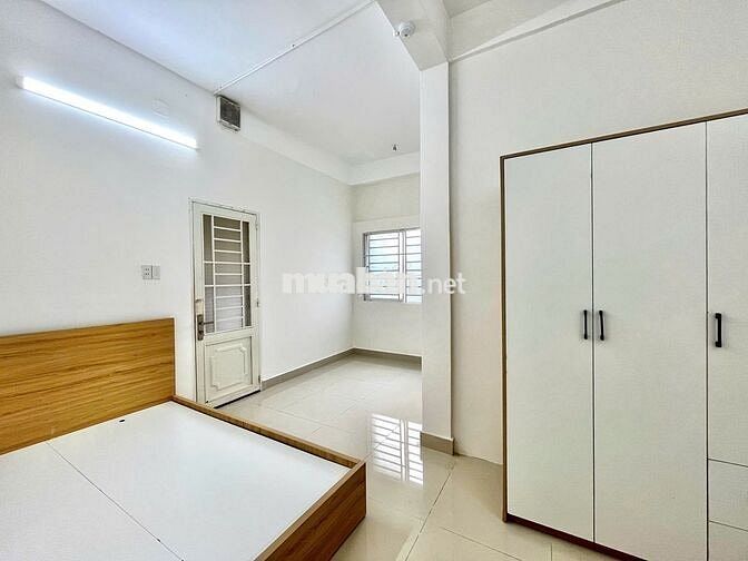PHÒNG CỬA SỔ LỚN GẦN ĐH VĂN LANG - CẦU BÌNH LỢI 