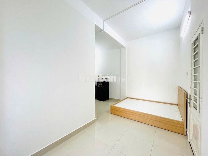PHÒNG CỬA SỔ LỚN GẦN ĐH VĂN LANG - CẦU BÌNH LỢI 