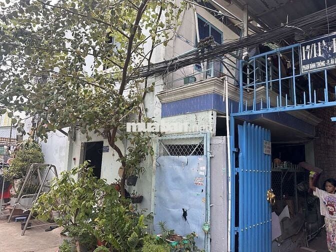 bán nhà chính chủ, nhiều tiện ích xung quanh