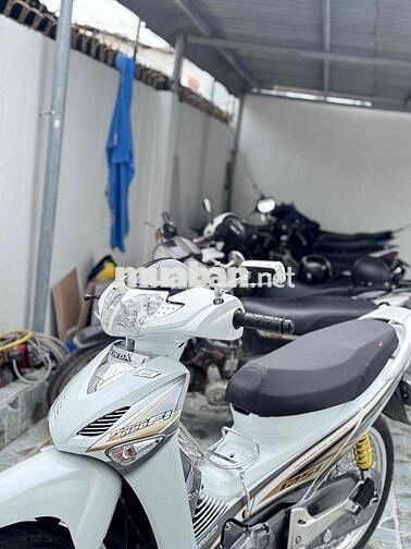 Honda Future Neo Trắng Xăng