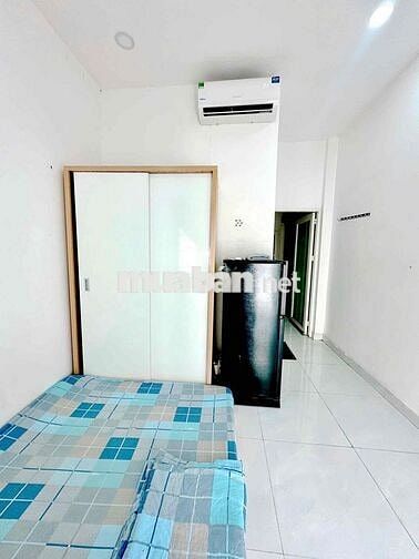 STUDIO BAN CÔNG FULL NỘI THẤT NGAY TRẦN HƯNG ĐẠO - Q1