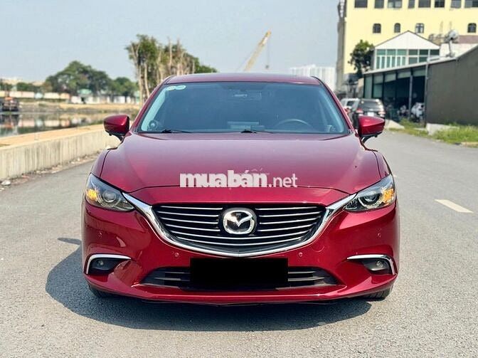 Mazda 6 model 2020 màu đỏ