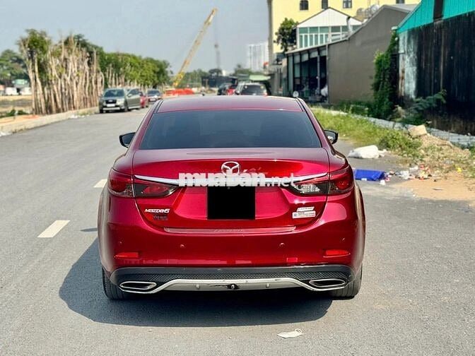 Mazda 6 model 2020 màu đỏ