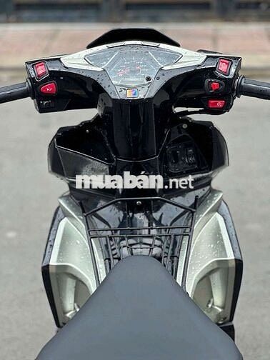 Honda Air Blade Tiết kiệm xăng Đen bạc Còn mới
