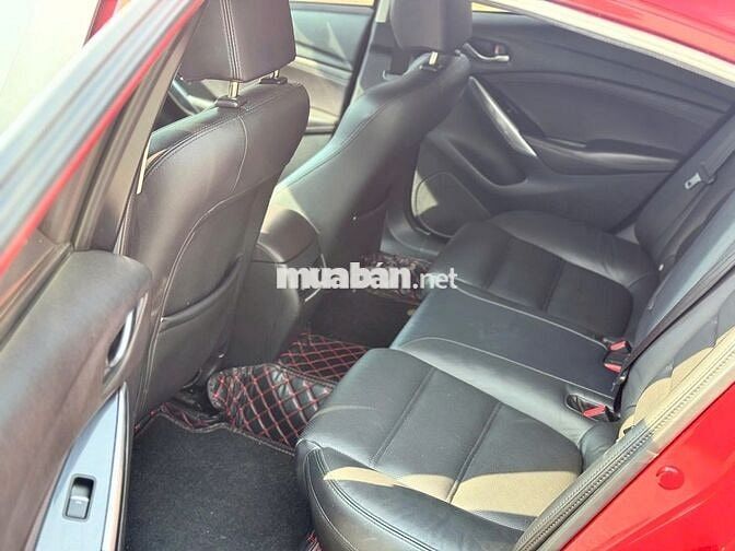 Mazda 6 model 2020 màu đỏ