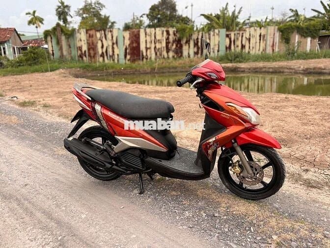 Yamaha Luvias 2023 màu Đỏ
