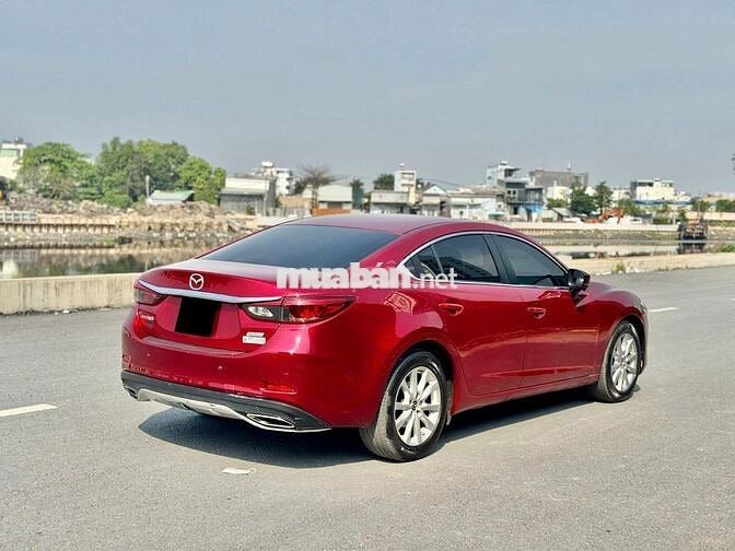 Mazda 6 model 2020 màu đỏ