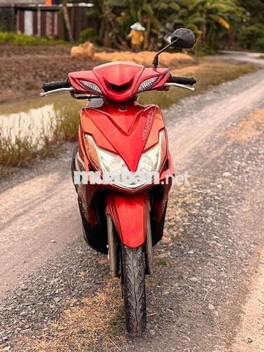 Yamaha Luvias 2023 màu Đỏ