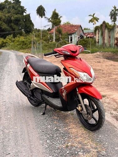 Yamaha Luvias 2023 màu Đỏ