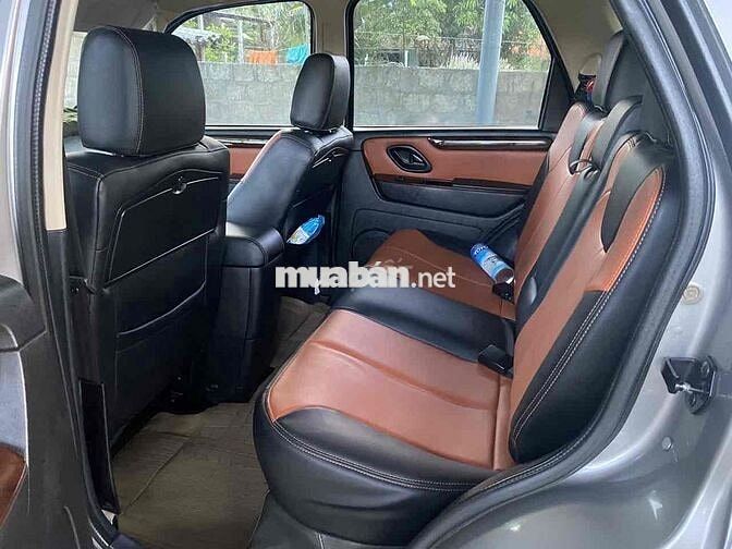Ford Escape XLS Xám 5 chỗ xăng