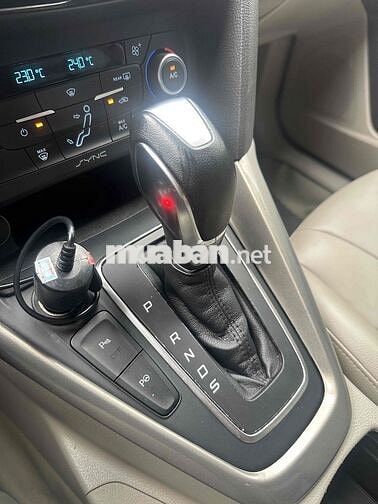 Ford Focus Titanium 2018 Trắng 69k km