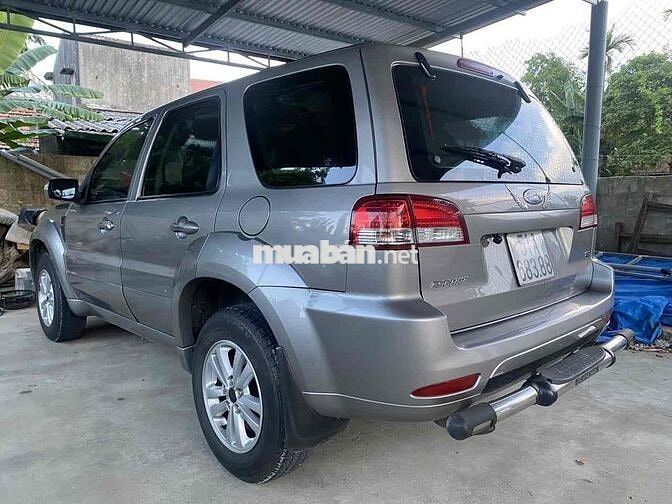 Ford Escape XLS Xám 5 chỗ xăng