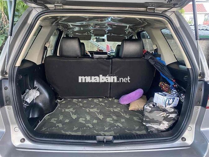 Ford Escape XLS Xám 5 chỗ xăng