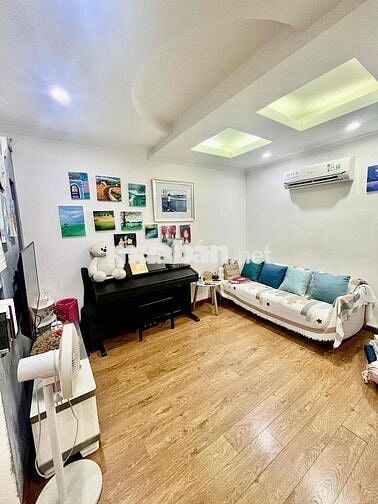 Lầu cao 2 PN sạch sẽ thoáng mát ngay trung tâm PMH
