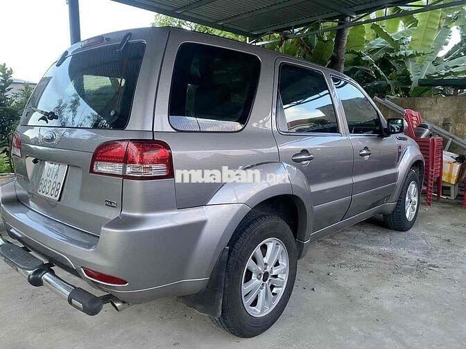 Ford Escape XLS Xám 5 chỗ xăng
