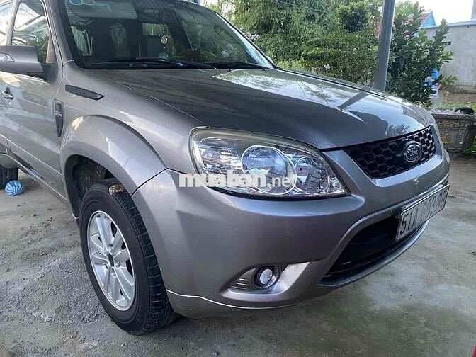 Ford Escape XLS Xám 5 chỗ xăng