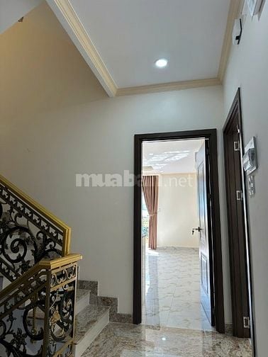 BIỆT THỰ MINI (8x17) ĐƯỜNG LỚN 3 LẦU TÂN HÒA ĐÔNG 