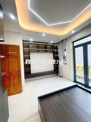Nhà ngay chợ lê văn quới 5x12m 4 tấm 5pn,5wc hẻm xe hơi 