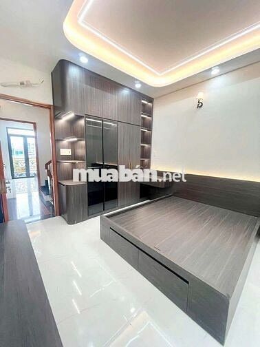 Nhà ngay chợ lê văn quới 5x12m 4 tấm 5pn,5wc hẻm xe hơi 
