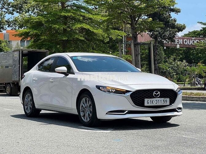 Mazda Mazda 3 Luxury 2023 Trắng 16000 km