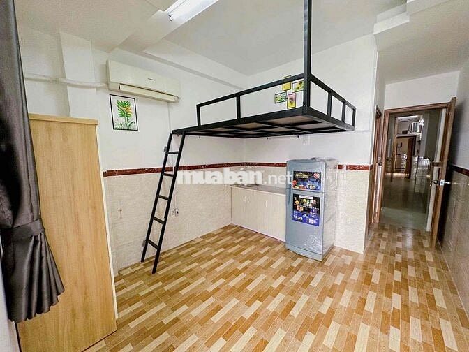 Duplex sinh viên dá rẻ, ban công cửa sổ sát UEH,HUFLIT, cho nuôi Pet