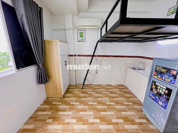 Duplex sinh viên dá rẻ, ban công cửa sổ sát UEH,HUFLIT, cho nuôi Pet