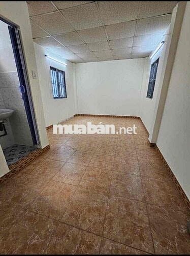 Cho thuê nhà nguyên căn.9x4m 1 trệt 1 lửng 1 lầu. điện biên phủ Q3