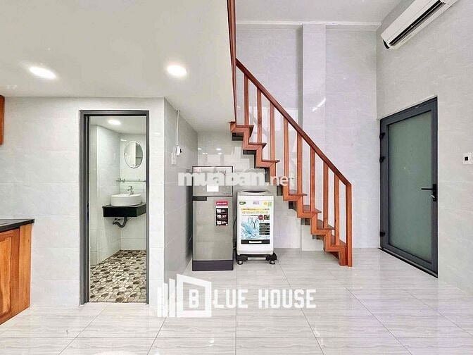 CHO THUÊ CĂN HỘ GÁC CAO 1m7 VIEW KÍNH NGAY ĐẠI HỌC CÔNG THƯƠNG ( Huit)