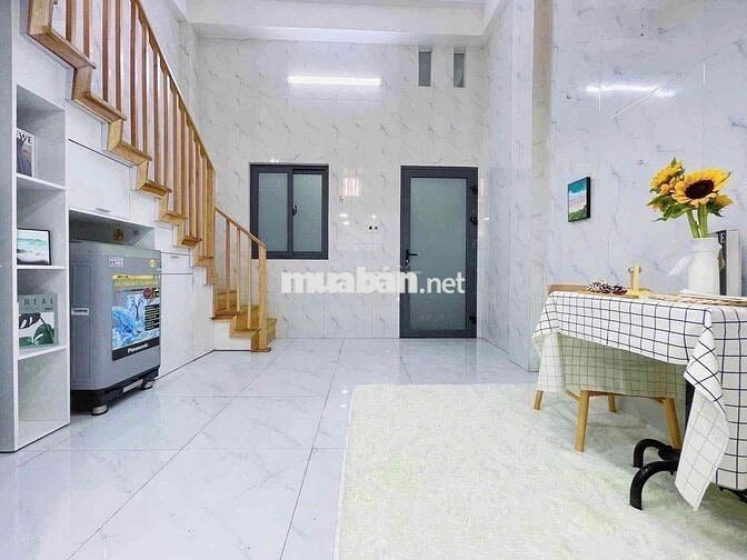 CHO THUÊ CĂN HỘ GÁC CAO 1m7 VIEW KÍNH NGAY ĐẠI HỌC CÔNG THƯƠNG ( Huit)