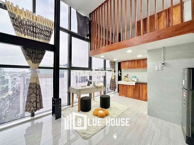 CHO THUÊ CĂN HỘ GÁC CAO 1m7 VIEW KÍNH NGAY ĐẠI HỌC CÔNG THƯƠNG ( Huit)