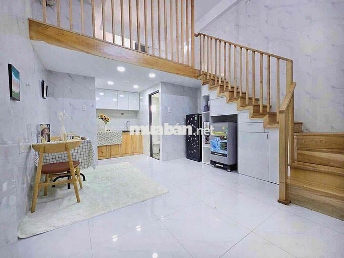 CHO THUÊ CĂN HỘ GÁC CAO 1m7 VIEW KÍNH NGAY ĐẠI HỌC CÔNG THƯƠNG ( Huit)