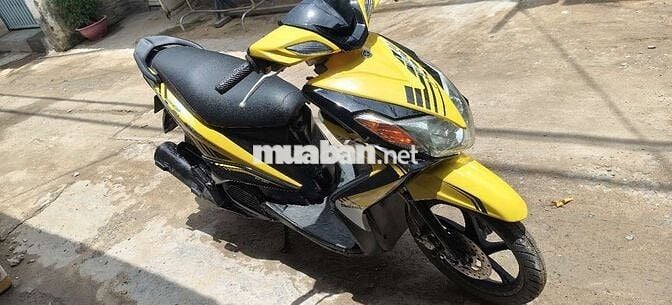 Yamaha Luvias Vàng đen