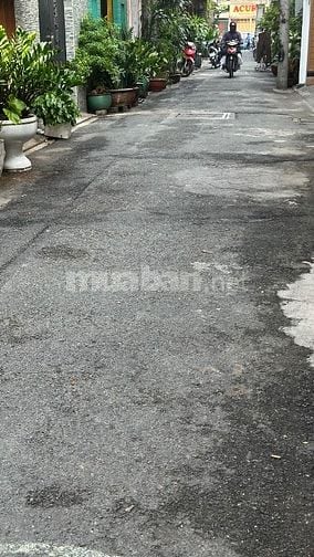 Bán gấp Nhà riêng Hoàng Văn Thụ, 40m2, 2 tầng, sát Sân Bay, hẻm xe hơi