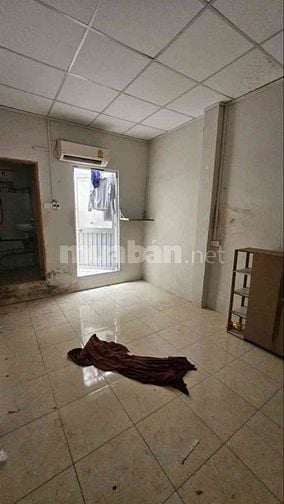 Bán gấp Nhà riêng Hoàng Văn Thụ, 40m2, 2 tầng, sát Sân Bay, hẻm xe hơi