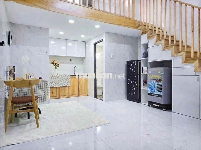 CHO THUÊ CĂN HỘ GÁC CAO 1m7 VIEW KÍNH NGAY ĐẠI HỌC CÔNG THƯƠNG ( Huit)