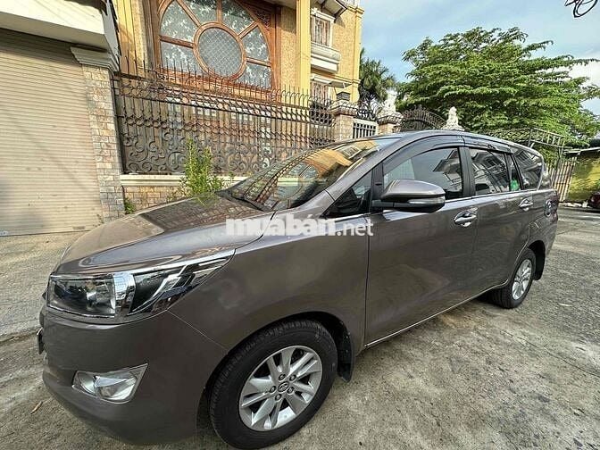 Toyota Innova E 2019 Số sàn Nâu
