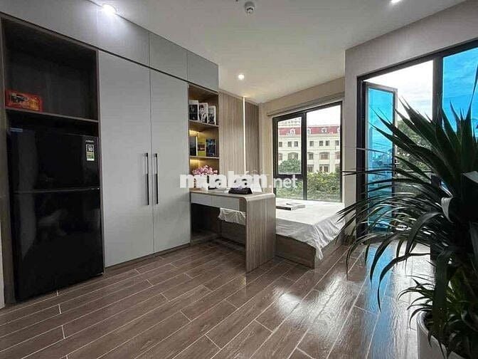 cho thuê phòng ban công cửa sổ ngay Lê Văn Sỹ gần bờ kè quận 3